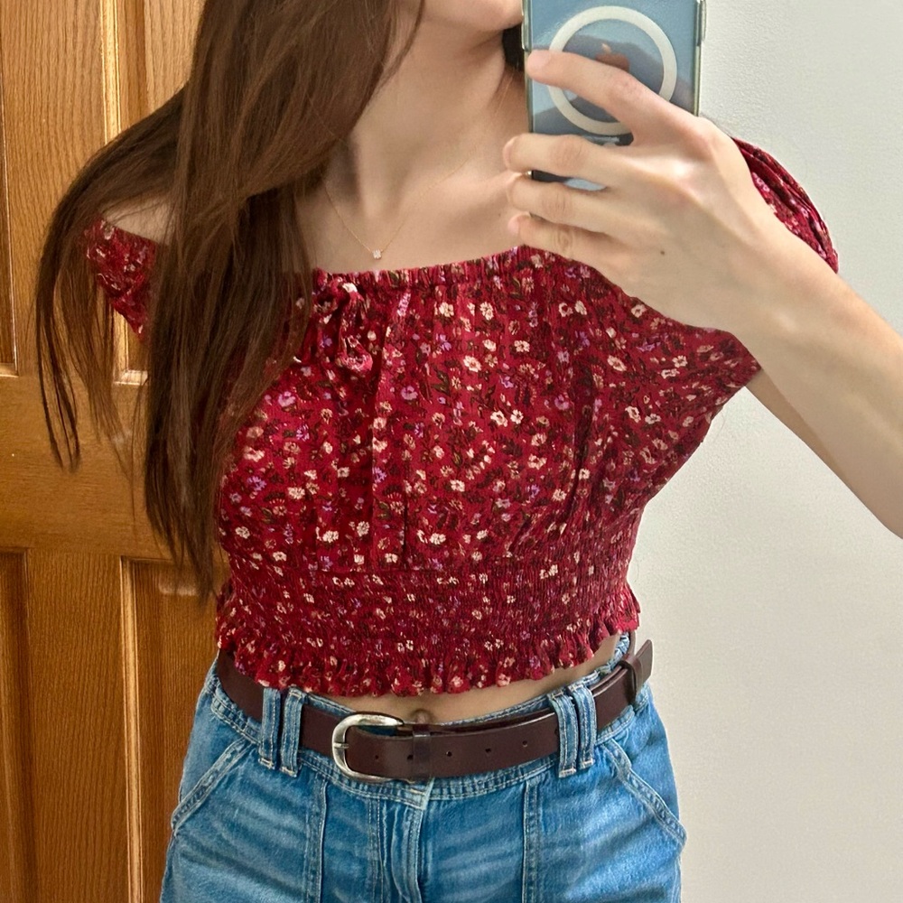 American Eagle AE Red Floral Cropped Top, Size XS